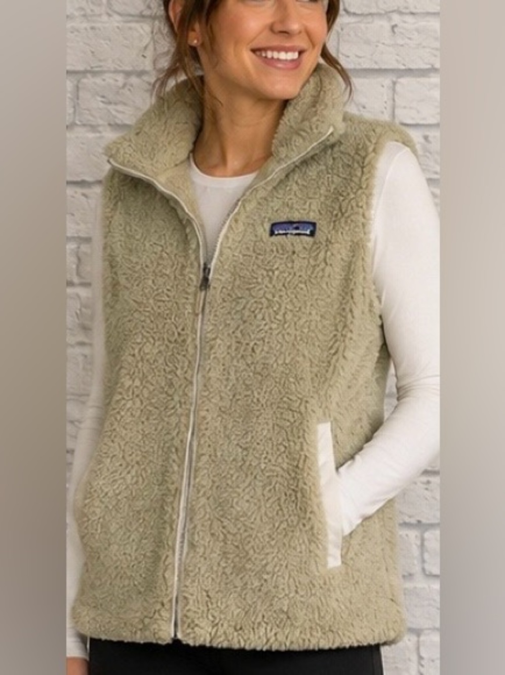 Patagonia Sherpa Zip Up Vest Size Large Beige Tan Pockets Lined Collar pockets
